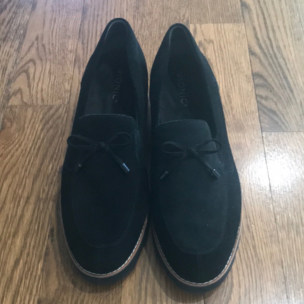 Vionic Finley  Black Suede Tassel Loafers Size 11